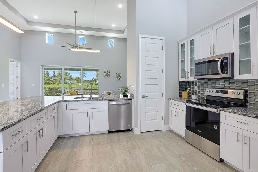 1425 SW 24th St, Cape Coral, FL 33991