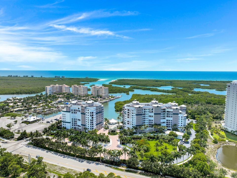 13675 Vanderbilt Dr #610, Naples, FL 34110