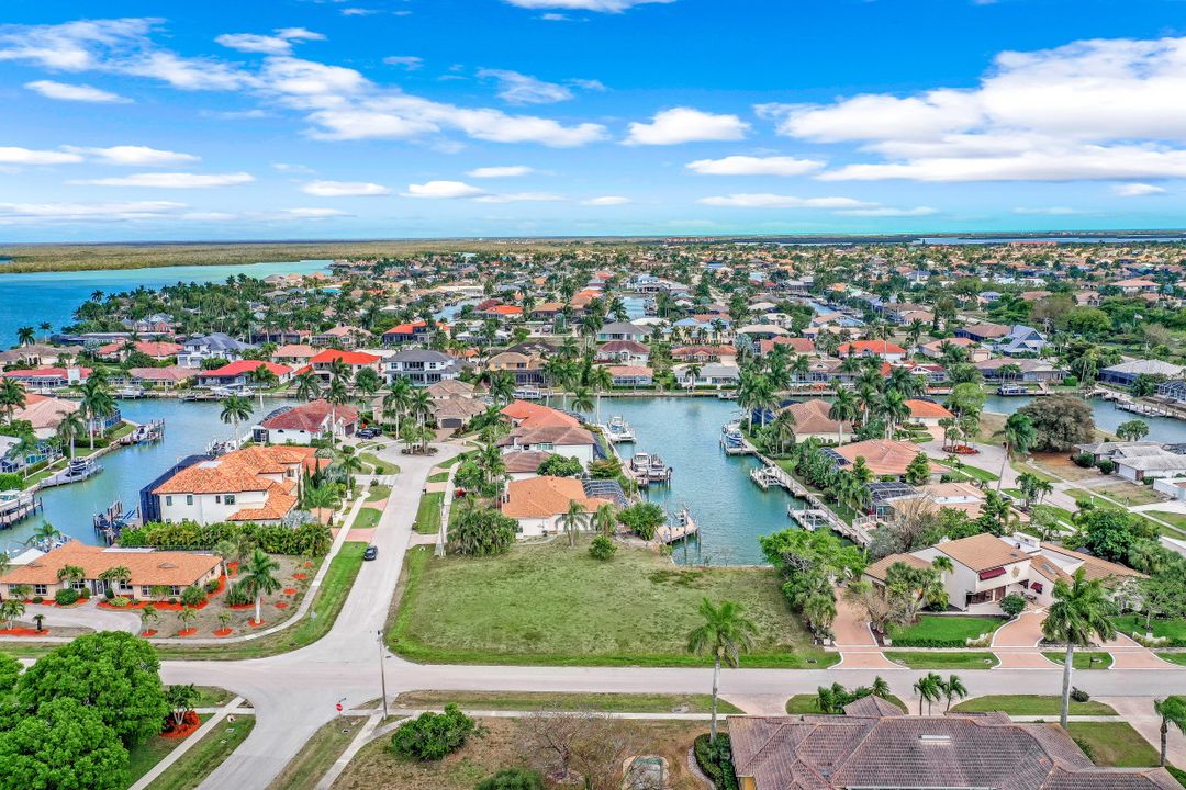 450 Balsam Ct, Marco Island, FL 34145