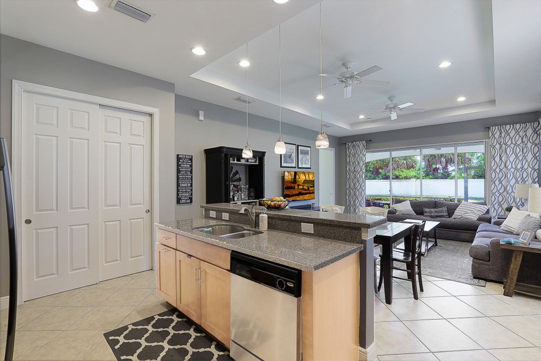 13484 Cambridge Ln, Naples, FL 34109