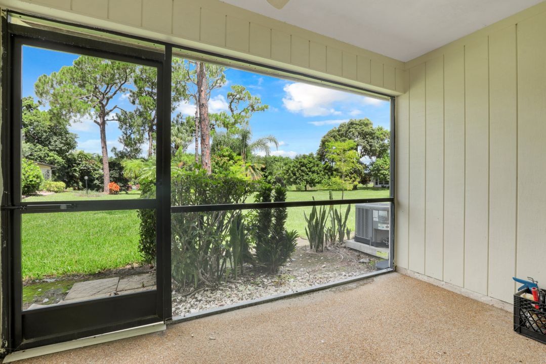 1062 Pine Isle Ln  #1062, Naples, FL 34112