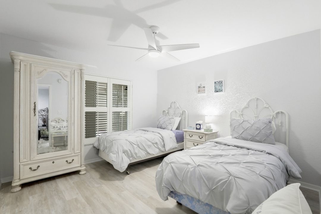 9101 Vanderbilt Dr #203, Naples, FL 34108