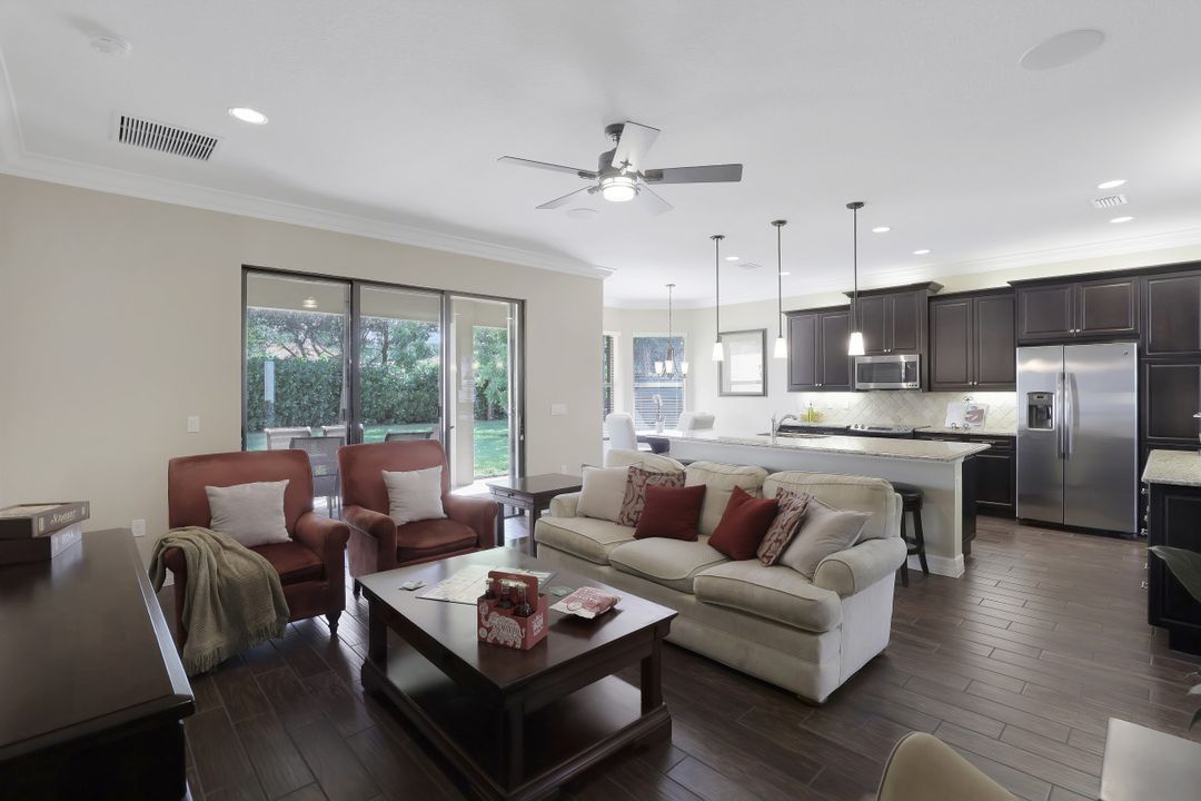 3271 Pacific Dr, Naples, FL 34119