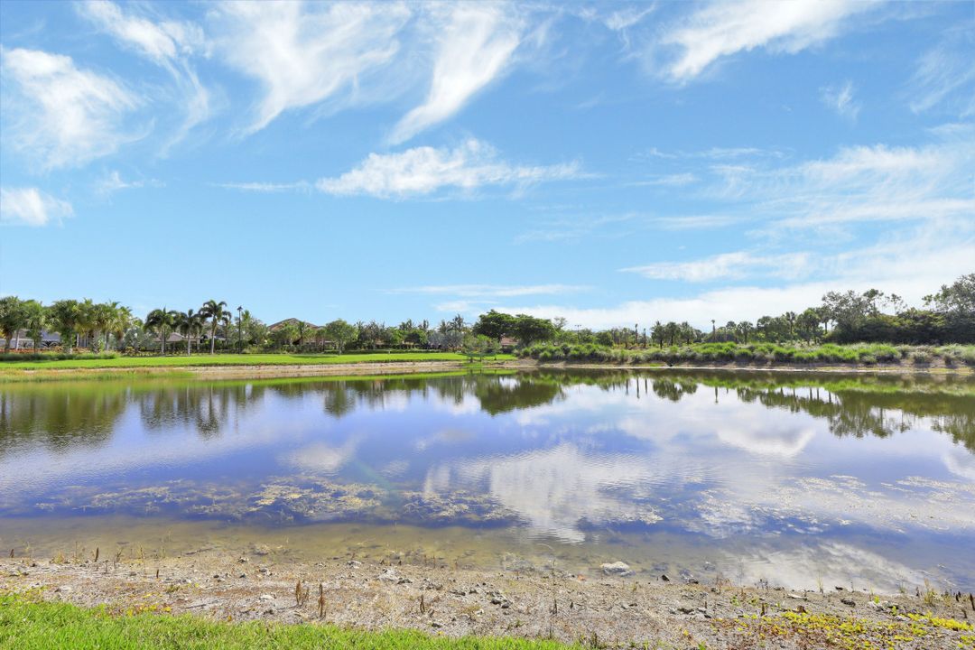 9131 Crystal Ct, Naples, FL 34120