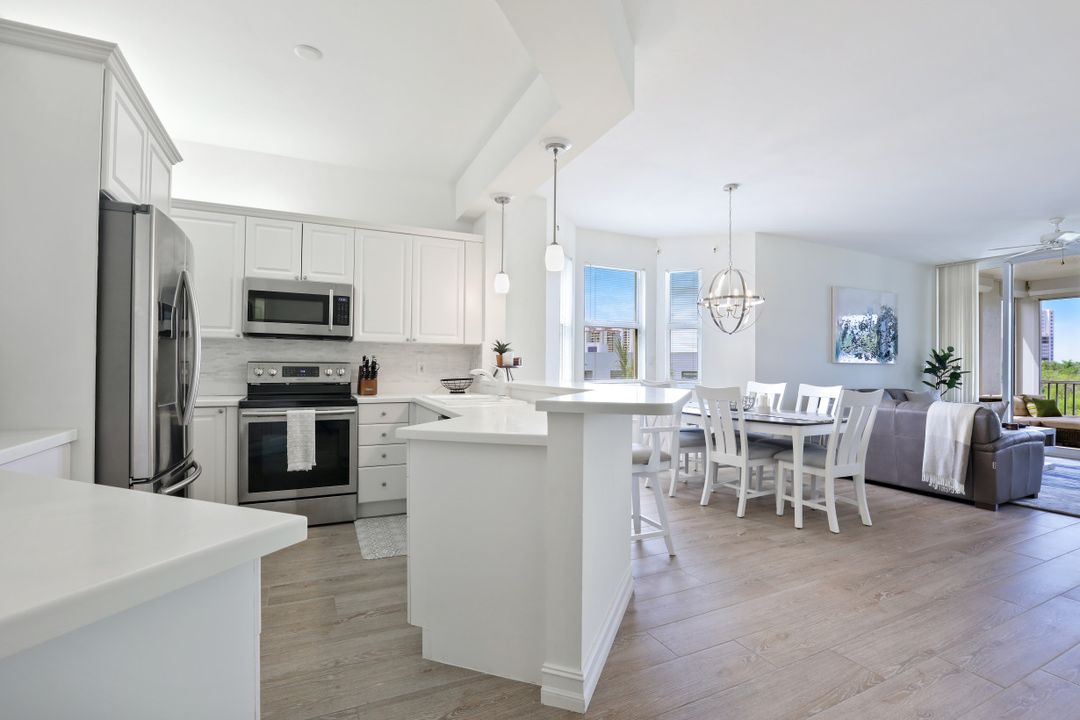 400 Flagship Dr, Naples, FL 34108