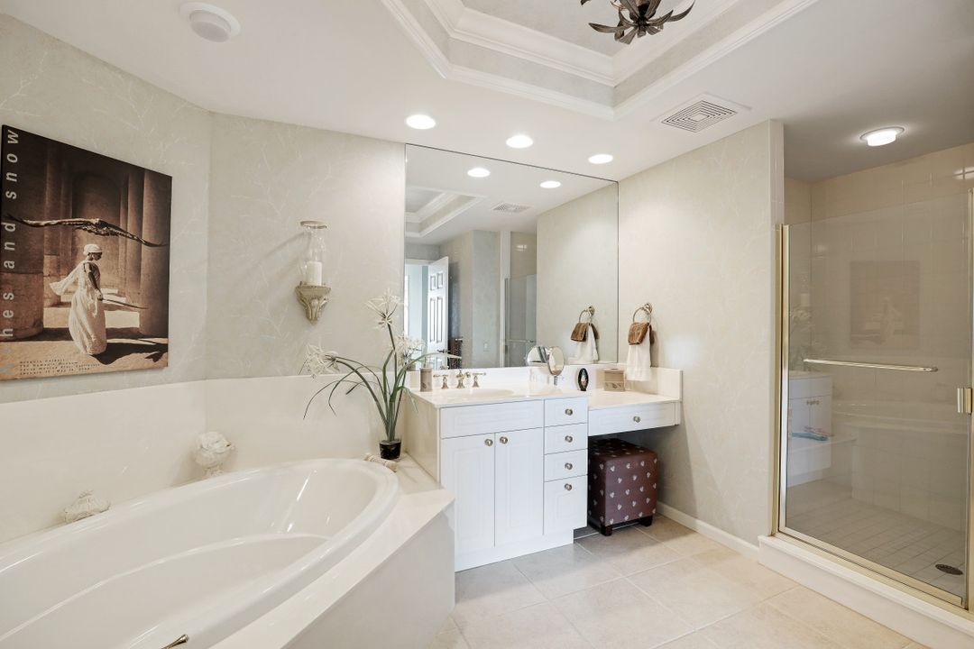 445 Cove Tower Dr #1402, Naples, FL 34110