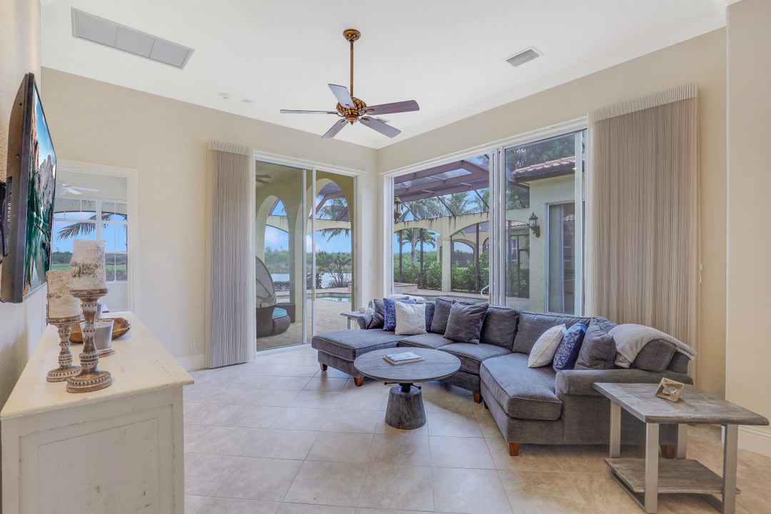 8560 Bellagio Dr, Naples, FL 34114