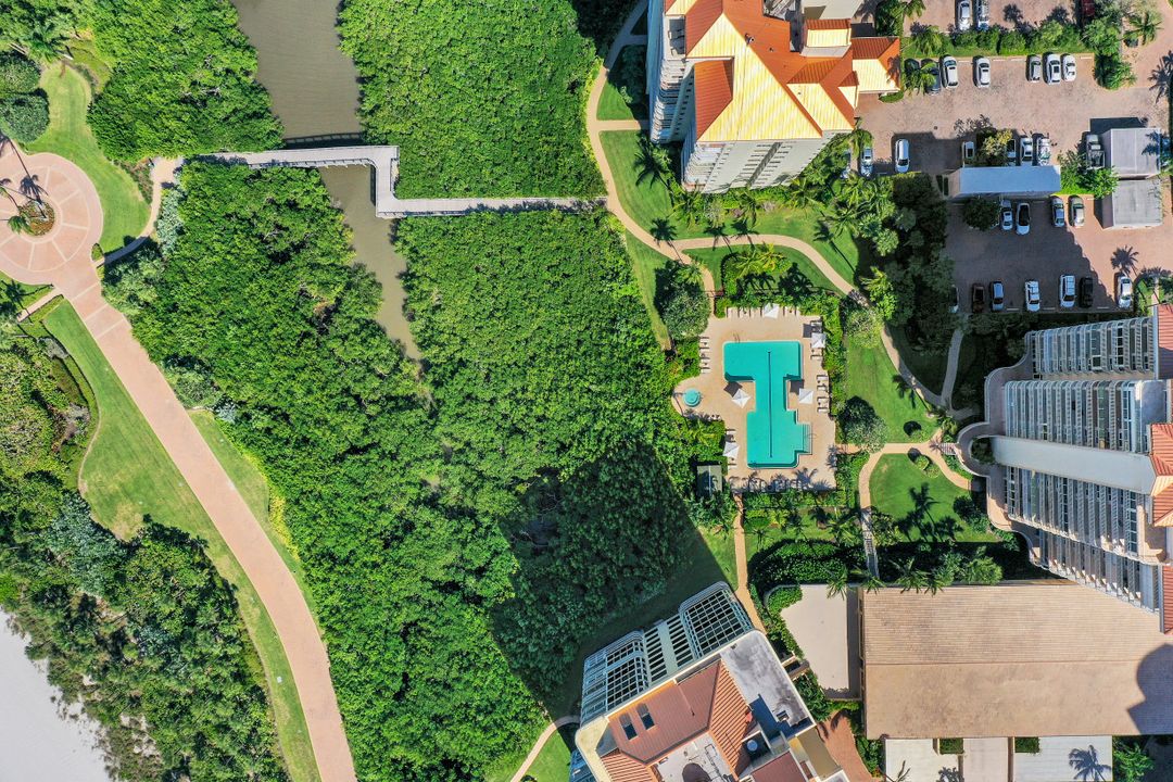 40 Seagate Dr #501, Naples, FL 34103