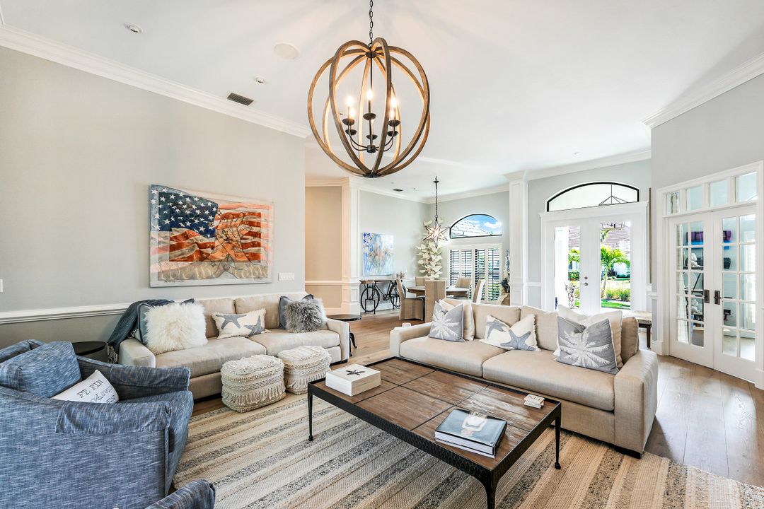 713 Shadow Lake Ln, Naples, FL 34108