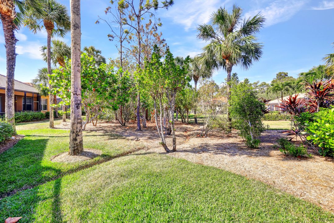 6104 Highwood Park Ln, Naples, FL 34110