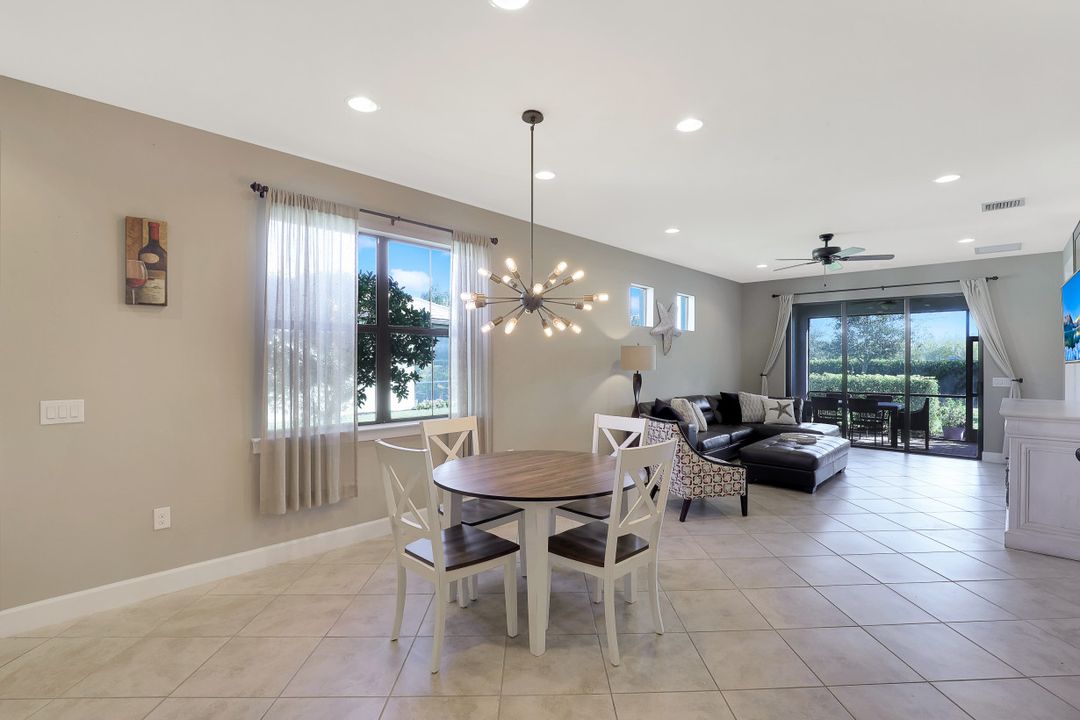 7594 Jacaranda Ln, Naples, FL 34114