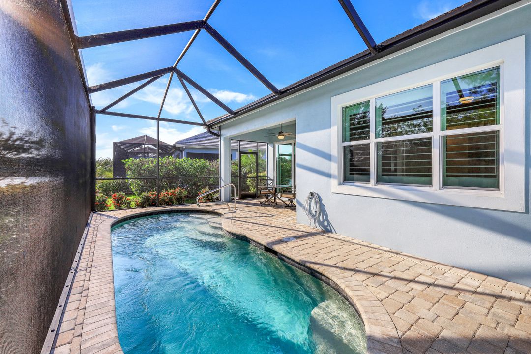 7007 Dominica Dr, Naples, FL 34113