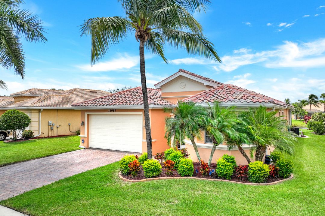 14087 Mirror Ct, Naples, FL 34114