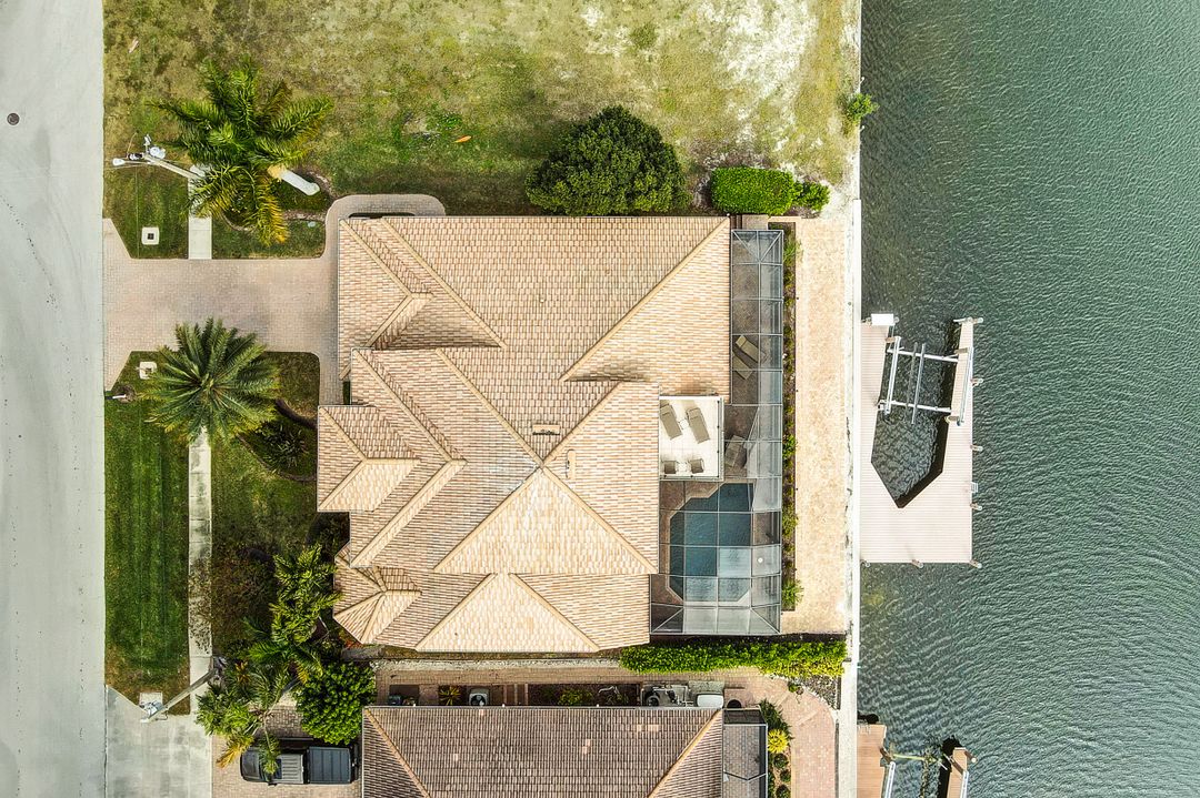 99 Gulfport Ct, Marco Island, FL 34145