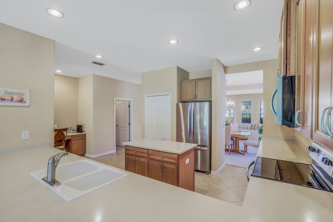 12168 Country Day Cir, Fort Myers, FL 33913