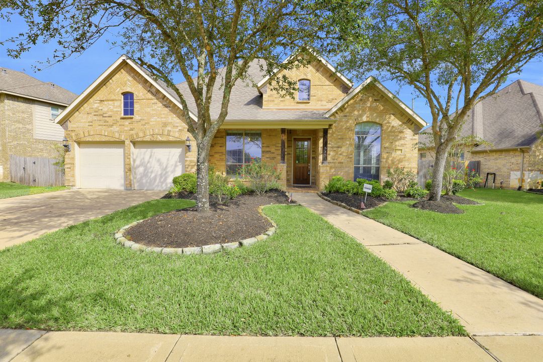 5327 Heath River Ln, Sugar Land, TX 77479