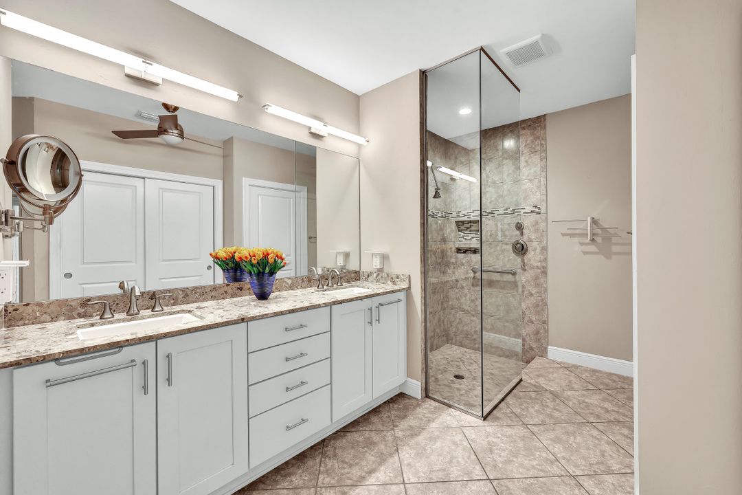 2137 Frangipani Cir #101, Naples, FL 34120