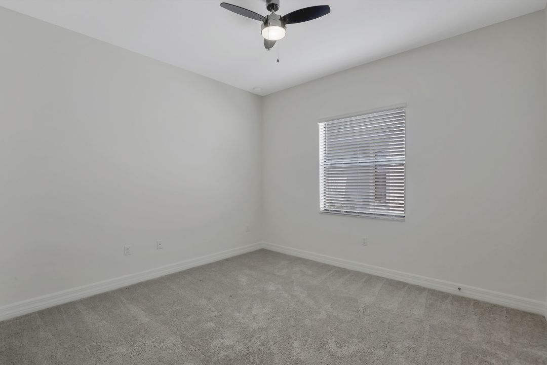 4489 Aurora St, Naples, FL 34119