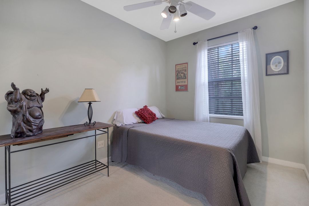 5637 Cove Cir, Naples, FL 34119