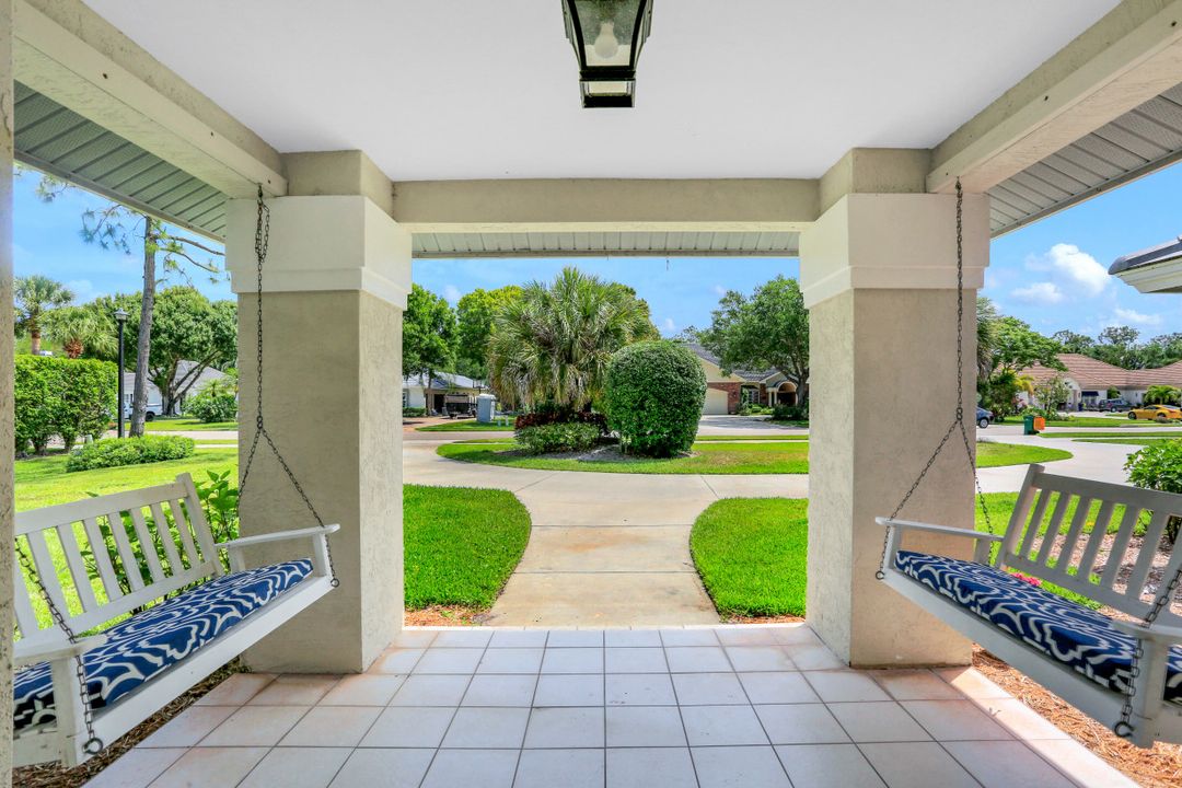 7359 Stonegate Dr, Naples, FL 34109