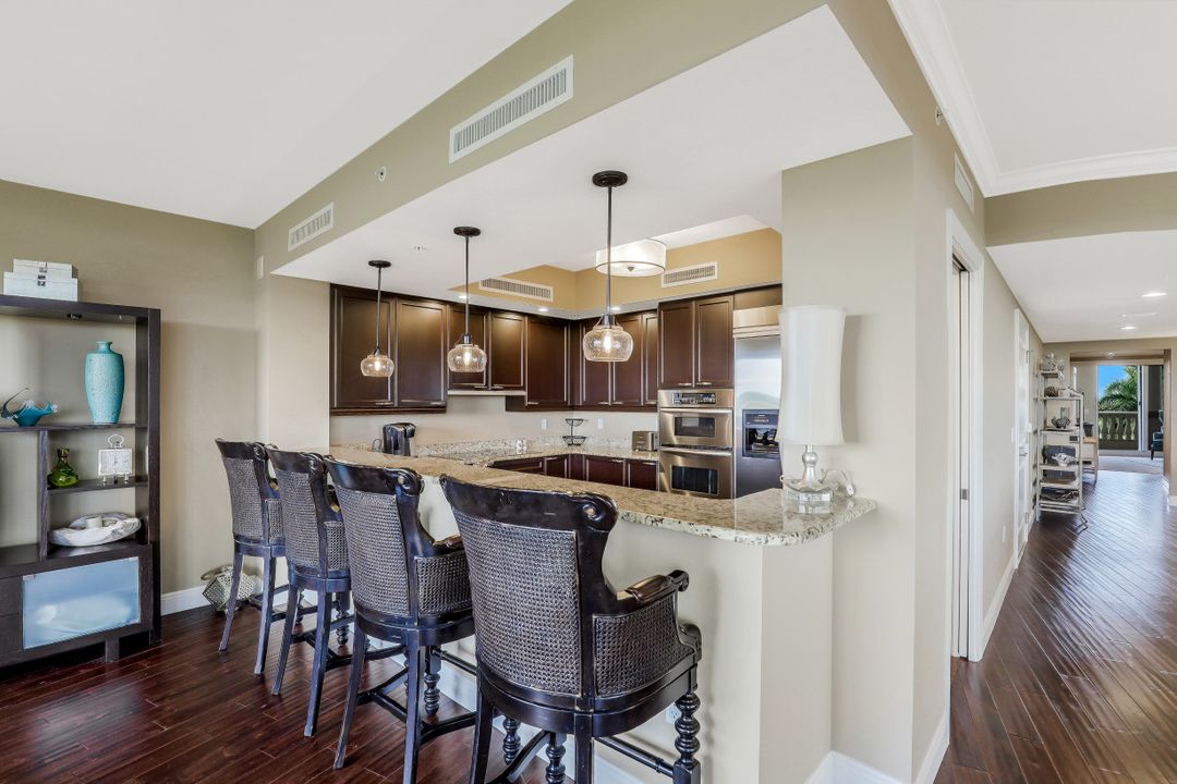 1050 Borghese Ln #303, Naples, FL 34114