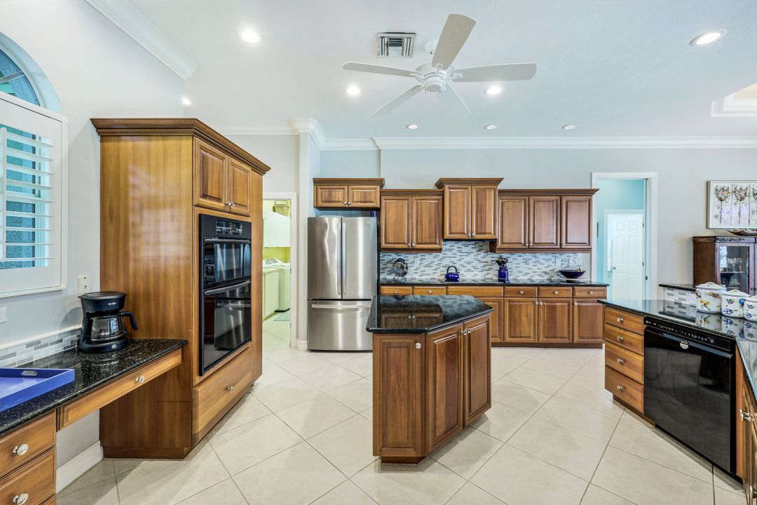 8072 Tiger Lily Dr, Naples, FL 34113