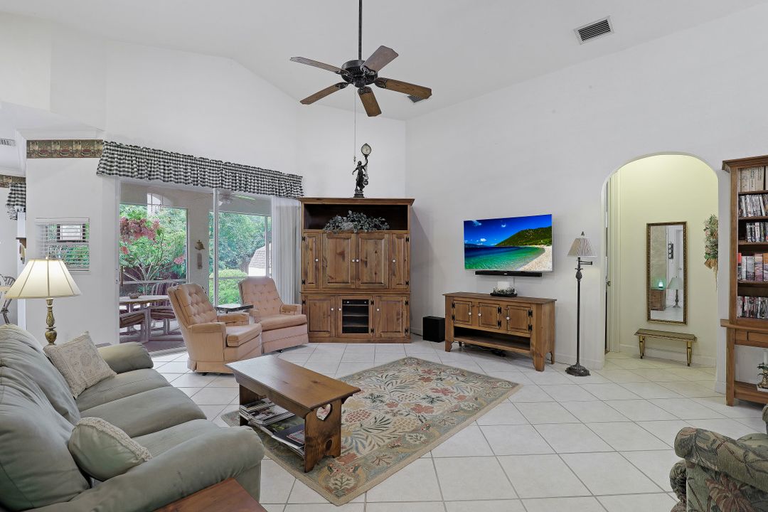 61 1st St, Bonita Springs, FL 34134