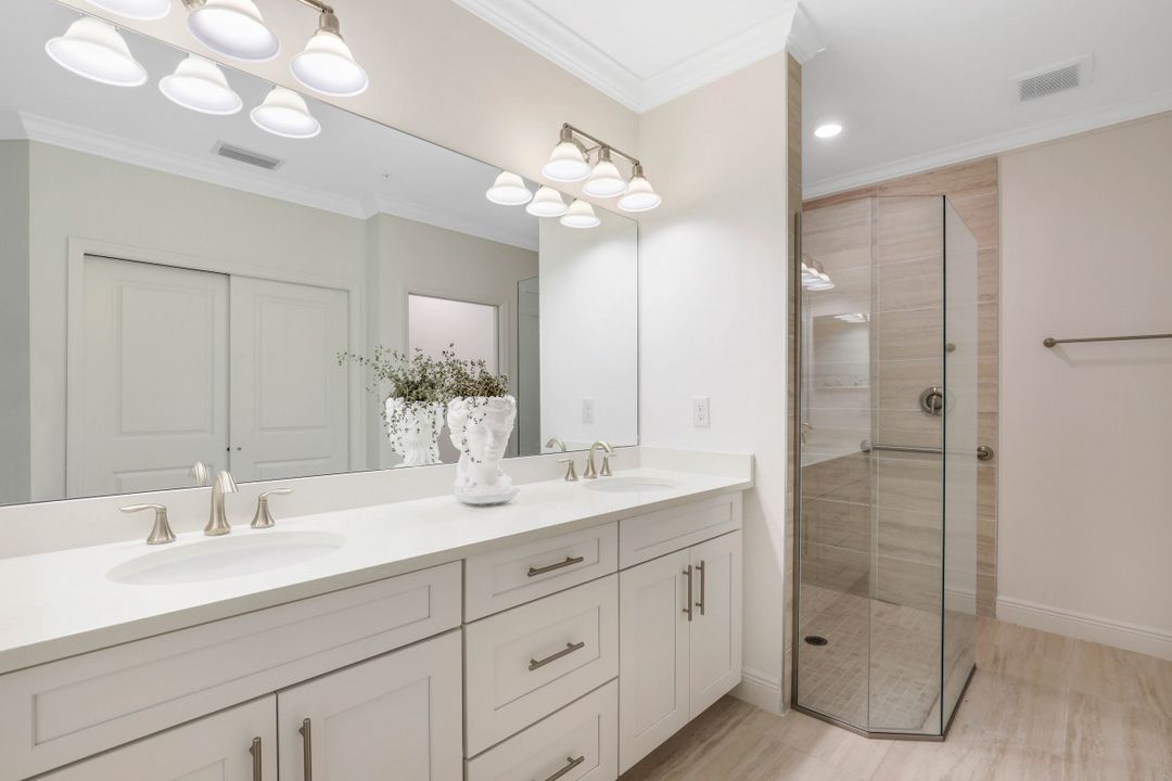 16352 Viansa Way #101, Naples, FL 34110