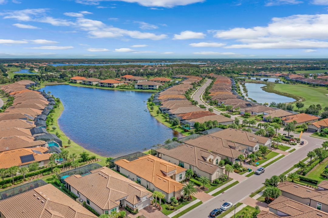 9418 Galliano Ter, Naples, FL 34119