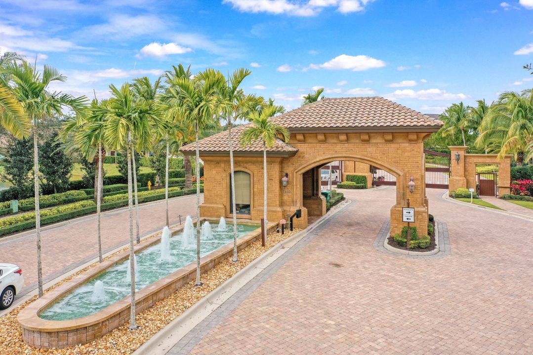 8036 Players Cove Dr #3-102, Naples, FL 34113