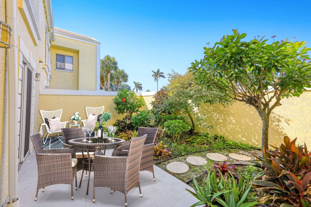 3655 Haldeman Creek Dr #302, Naples, FL 34112