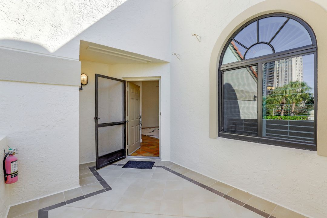 6535 Valen Way #202, Naples, FL 34108