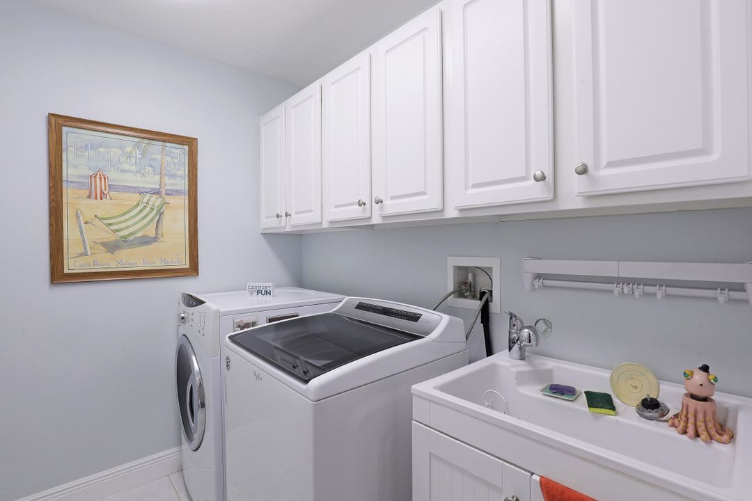 2545 Blackburn Cir, Cape Coral, FL 33991