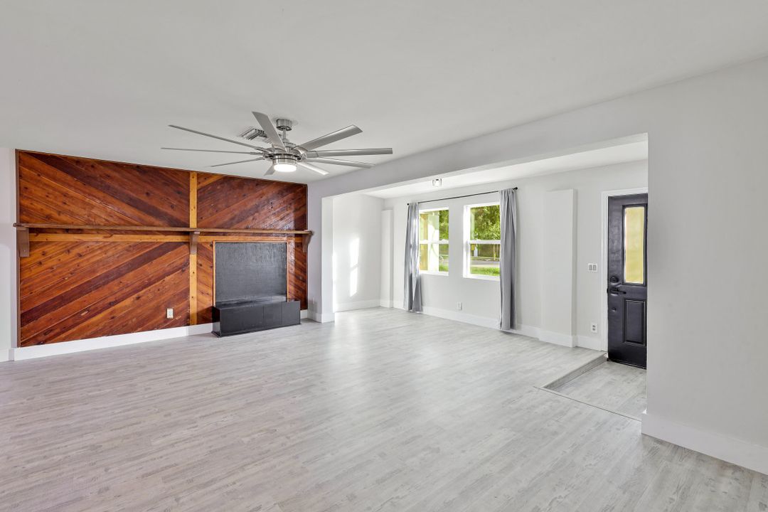 3575 Thomasson Dr, Naples, FL 34112