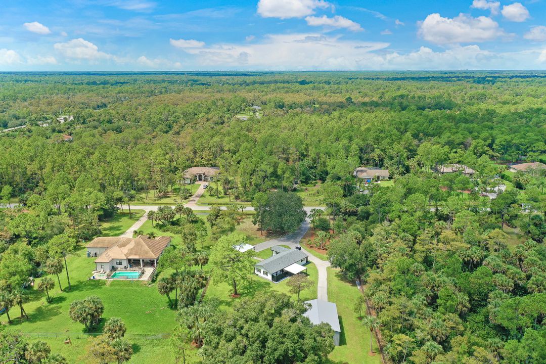 140 5th St NW, Naples, FL 34120