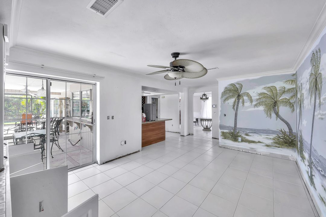 3000 Crayton Rd, Naples, FL 34103