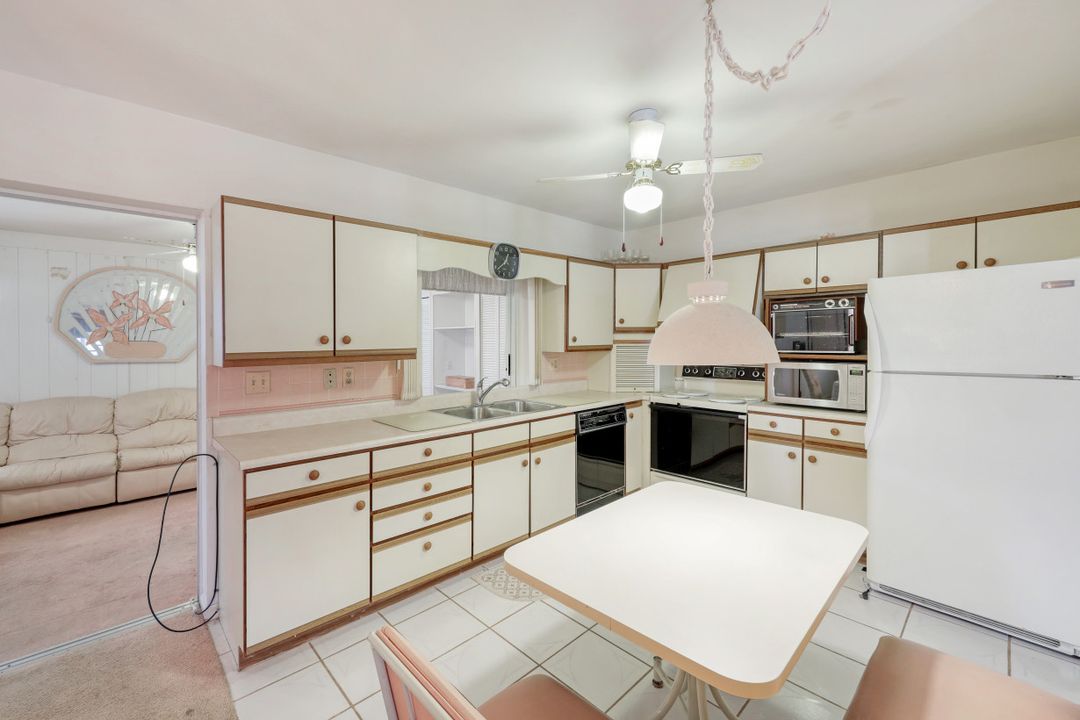 17421 Delaware Rd, Fort Myers, FL 33967