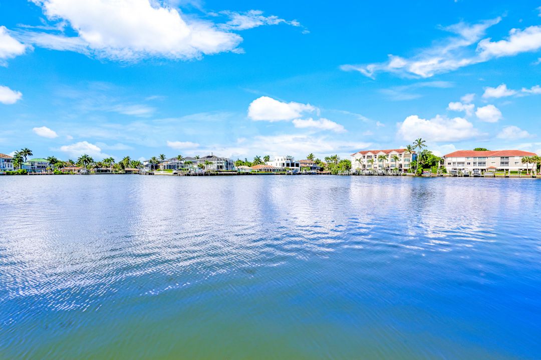 470 Launch Cir #405, Naples, FL 34108