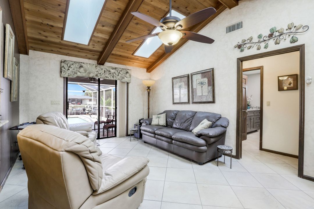 4408 SE 12th Ave, Cape Coral, FL 33904