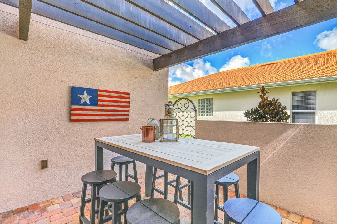 7632 Martino Cir, Naples, FL 34112