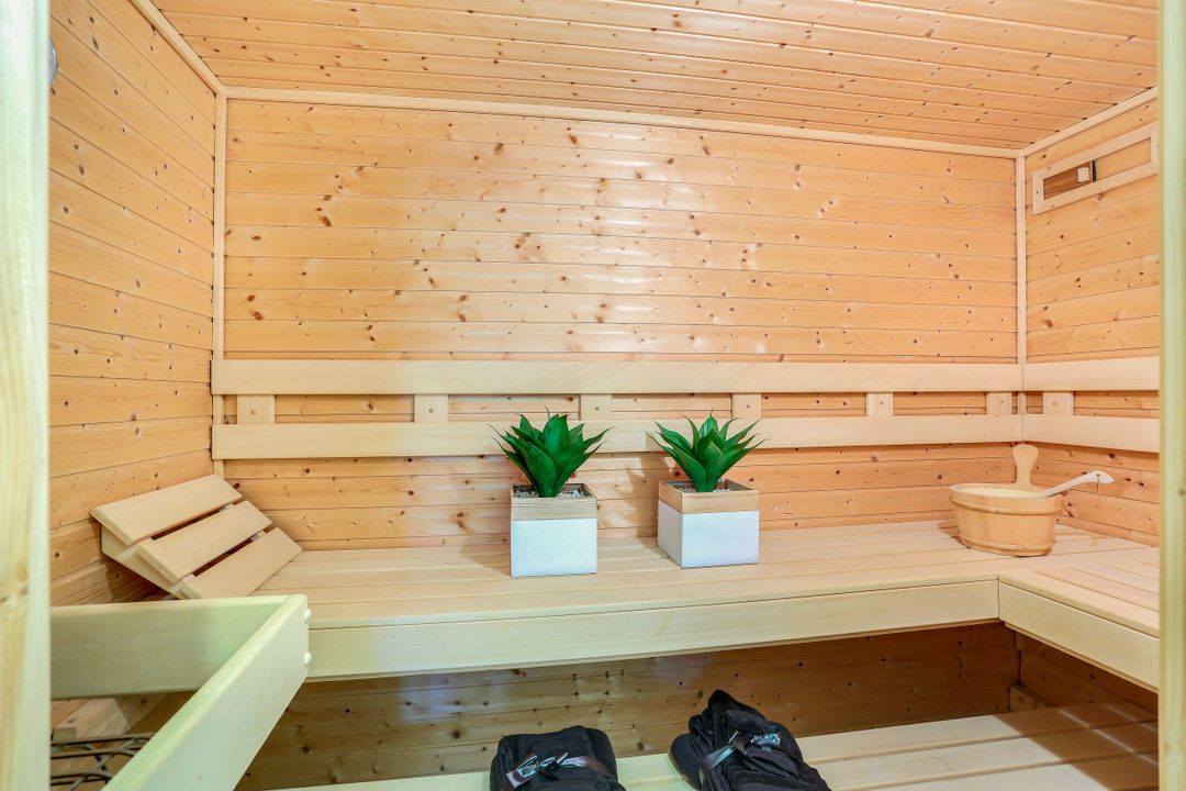 1108 Grand Isle Dr, Naples, FL 34108