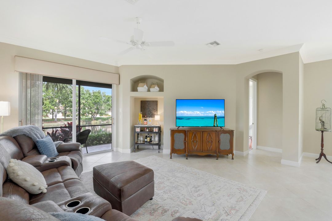 8902 Dartmoor Way, Fort Myers, FL 33908