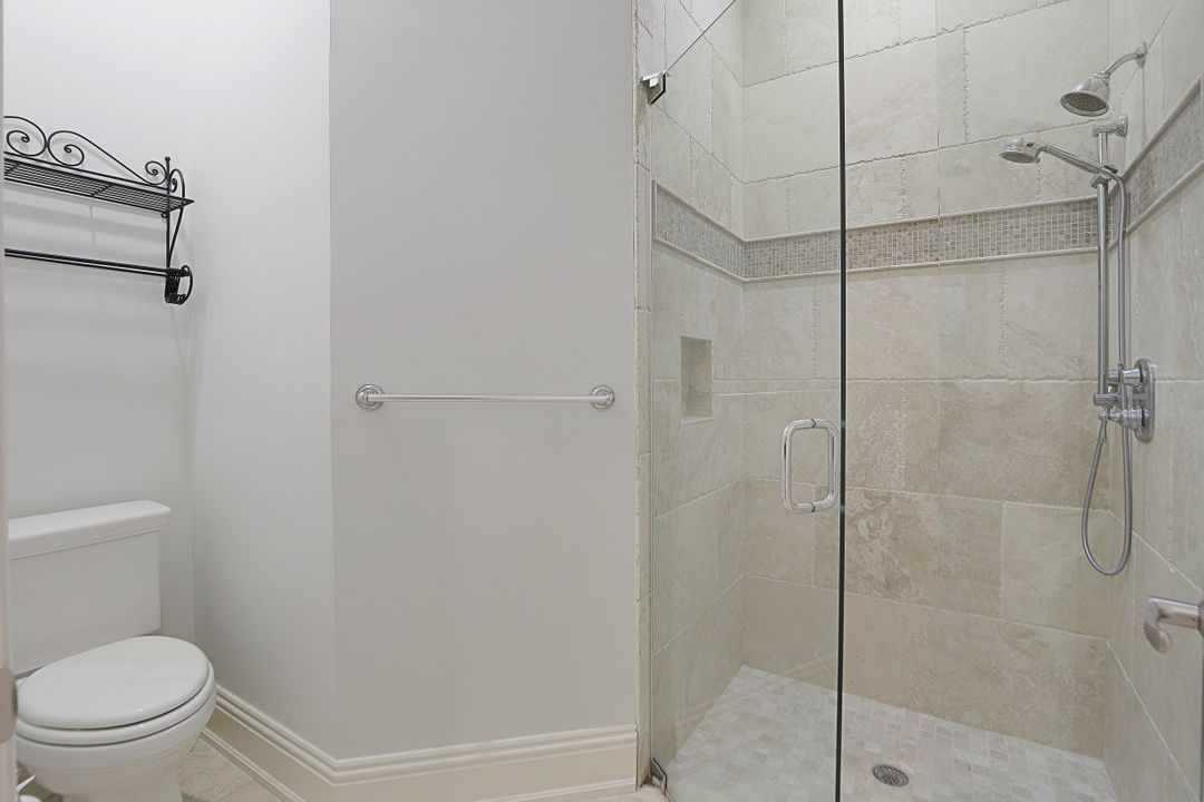 1905 Fairfax Cir, Naples, FL 34109