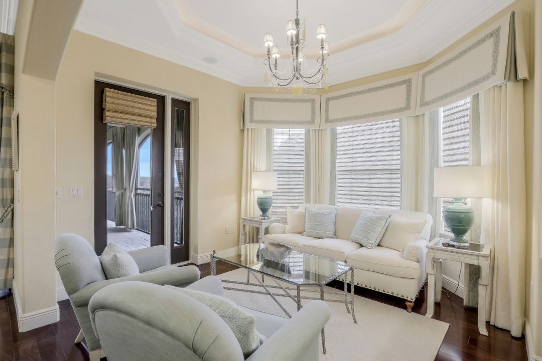 2542 Marquesa Royale Ln #301, Naples, FL 34109