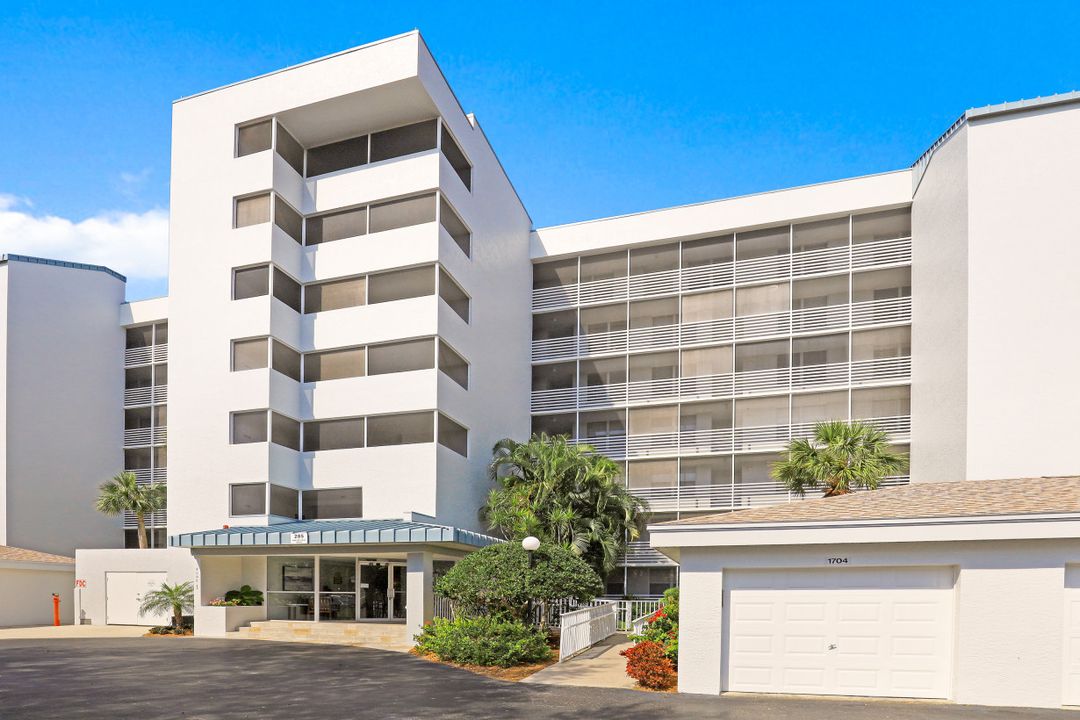 285 Naples Cove Dr #1604, Naples, FL 34110