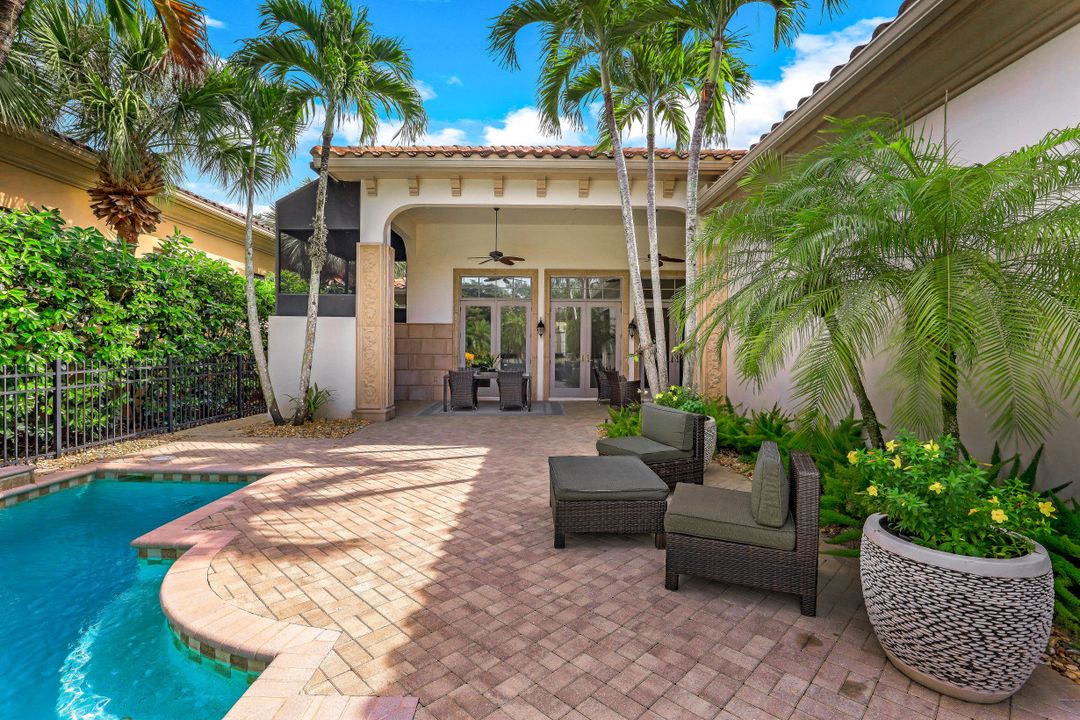 15655 Villoresi Way, Naples, FL 34110