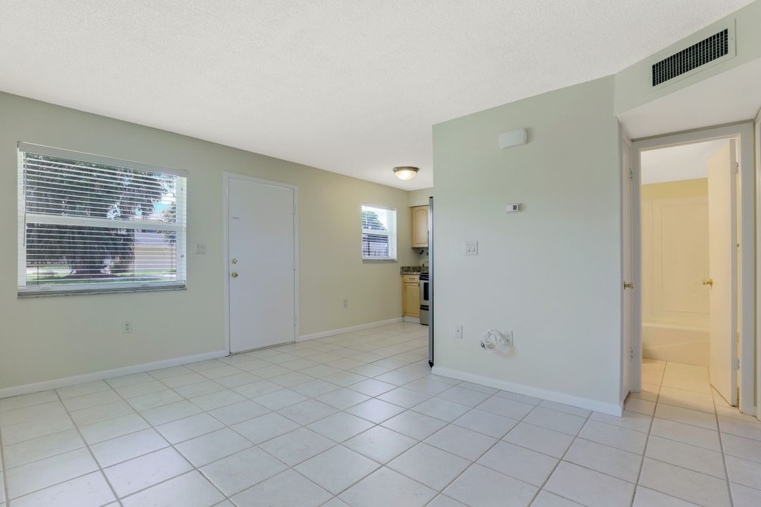 3325 Airport-Pulling Rd N #L-3 , Naples, FL 34105