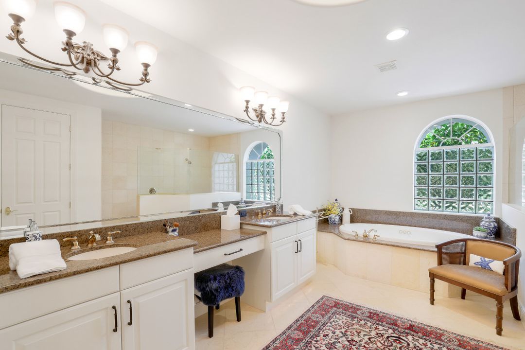 5666 Sago Ct, Naples, FL 34119