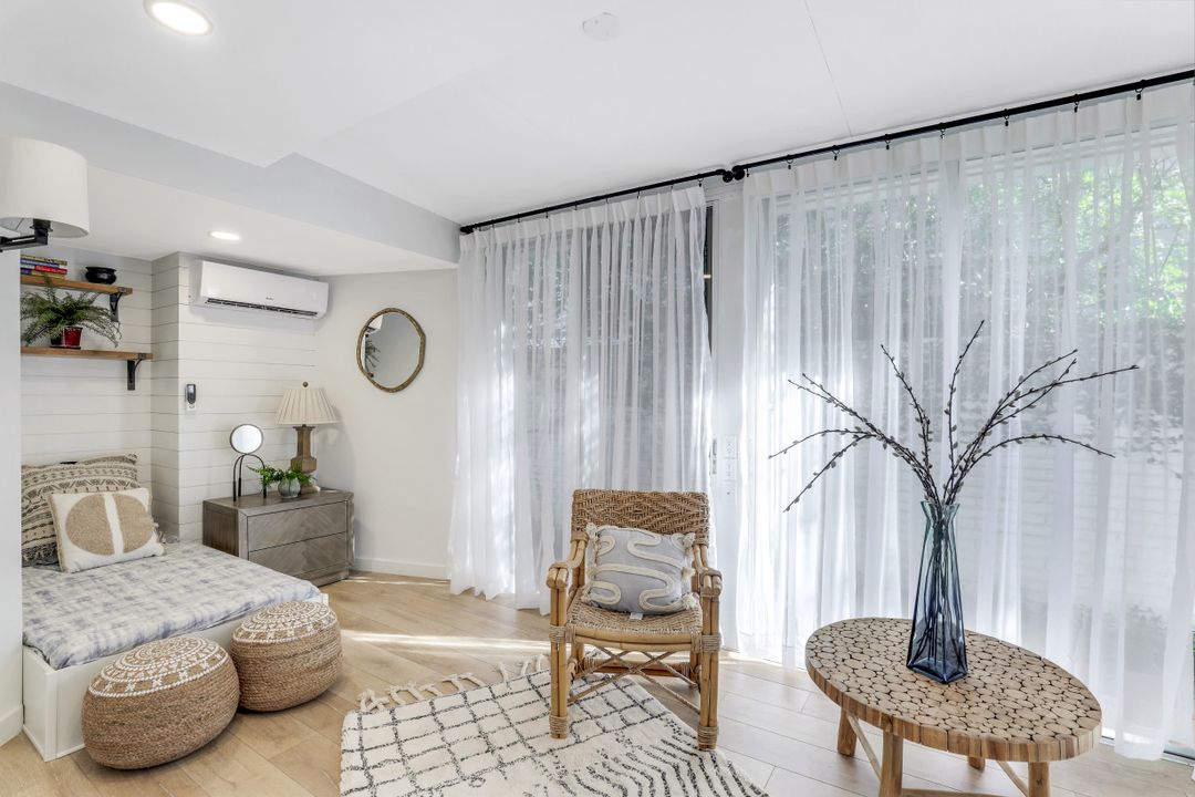 651 Bridge Way Ln, Naples, FL 34108