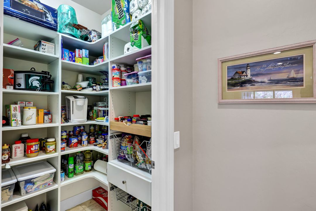 16341 Camden Lakes Cir, Naples, FL 34110